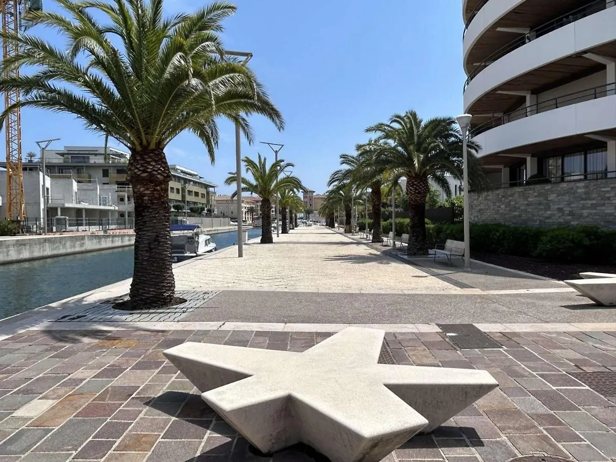 Appartement A Frejus Avec Terrasse Et Menage Inclus - Fr-1-226A-66 Frankrig